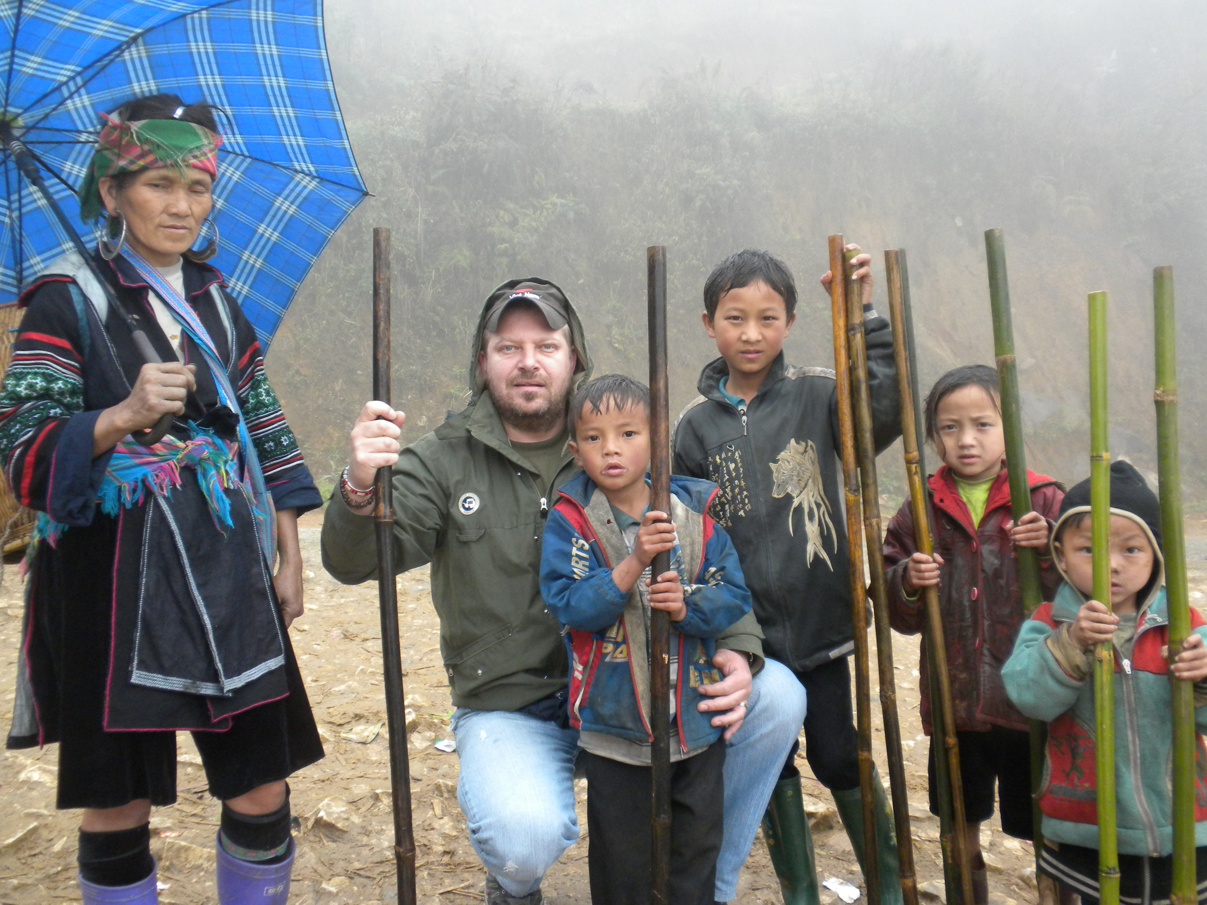 gruppo bambini vietnamiti